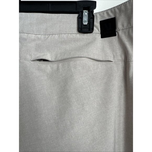 Vuori Aim Men's Chino Performance Shorts Tan Sz 38 8" Inseam Style V368 Beige - Picture 5 of 6